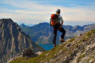 Klettersteig Saula mit Aussicht auf See